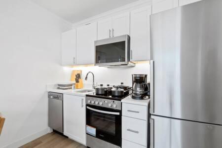 אטלנטיק סיטי 2Br 3Ba Ocean Front Condo On The Boardwalk Cozysuites מראה חיצוני תמונה